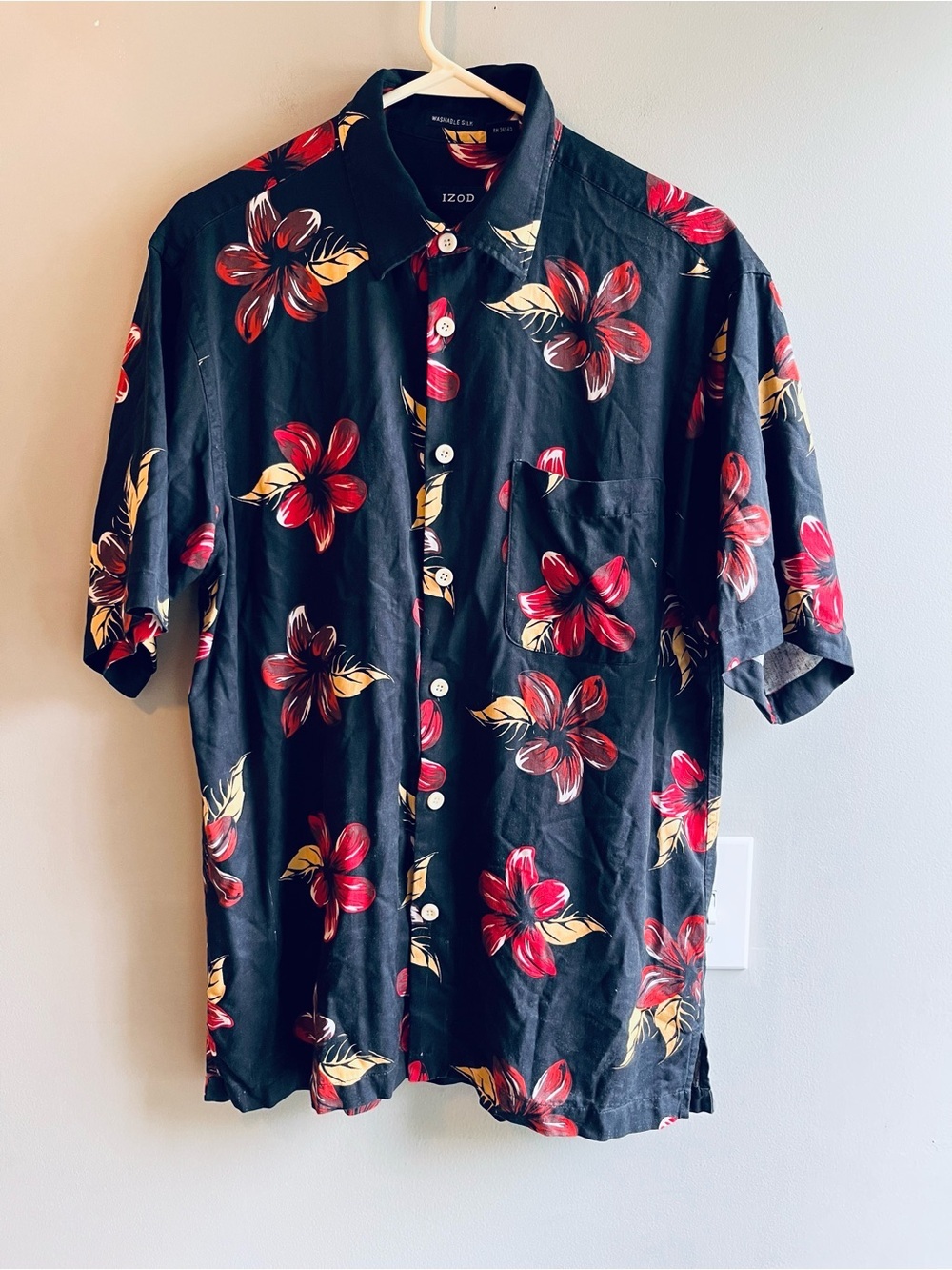 Izod Black 100% Silk Hawaiian Short-Sleeve Floral Button-Down Shirt Medium